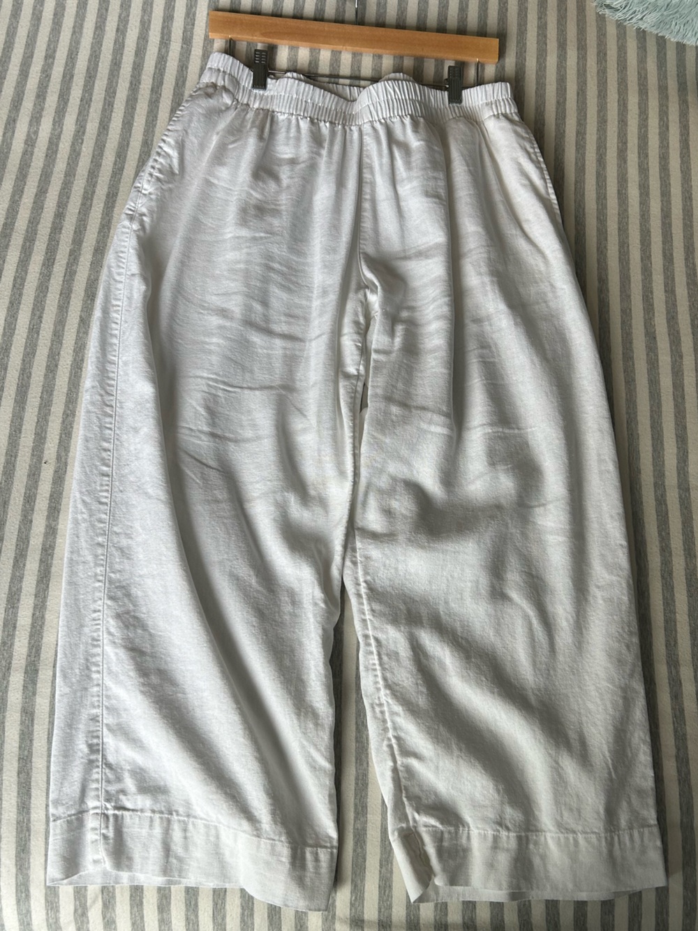 Old Navy Women’s White Linen Elastic-Waist Casual Cropped Pants